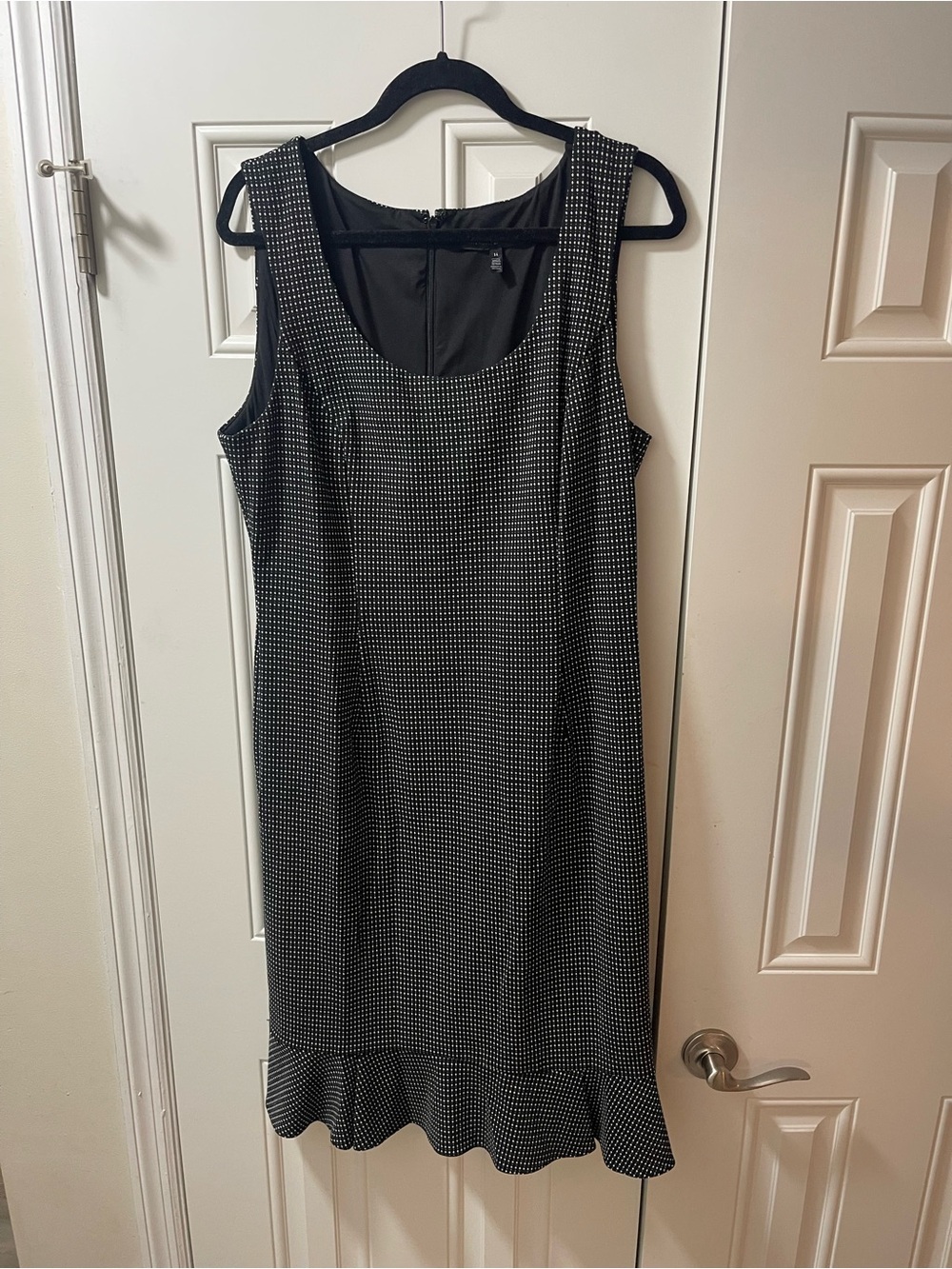 White House Black Market Black & White Sleeveless Shift Dress with Ruffle Hem